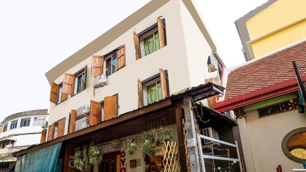 100 Years Building Bangkok Old Town By Seen Hostel Bagian luar foto