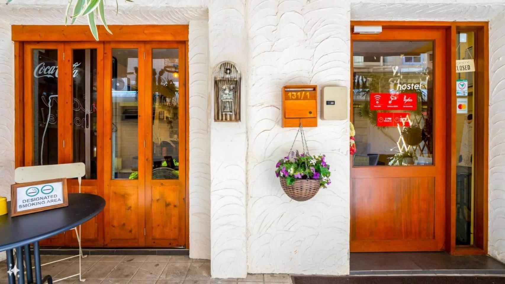 100 Years Building Bangkok Old Town By Seen Hostel Bagian luar foto