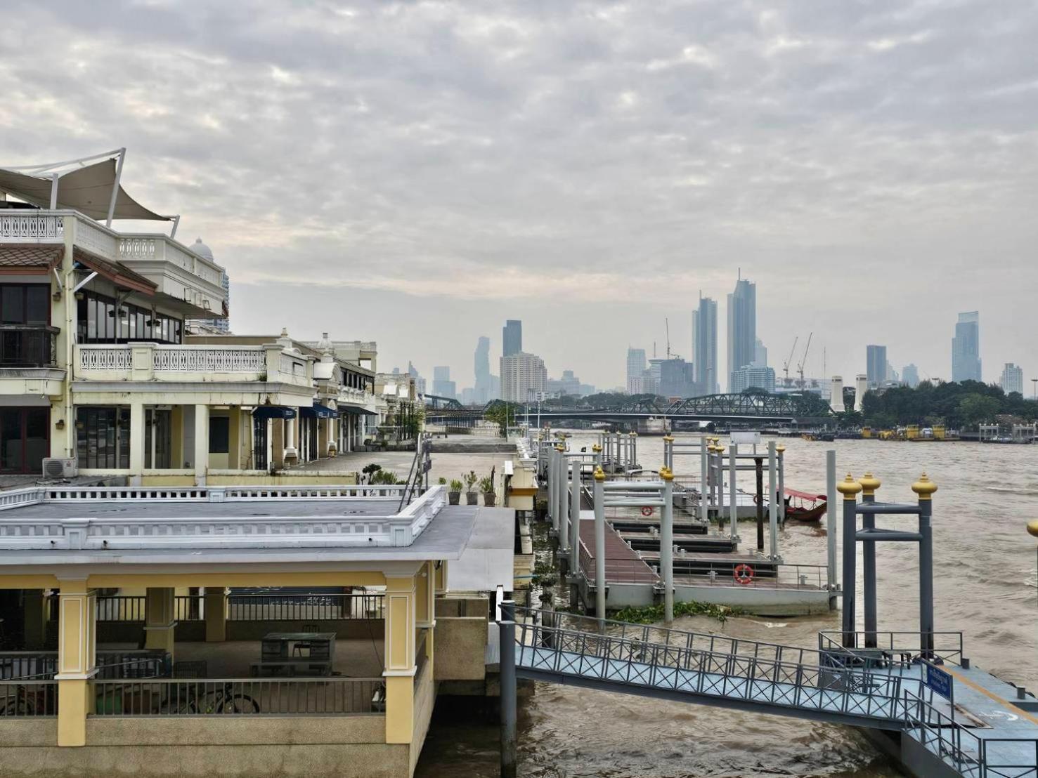 100 Years Building Bangkok Old Town By Seen Hostel Bagian luar foto